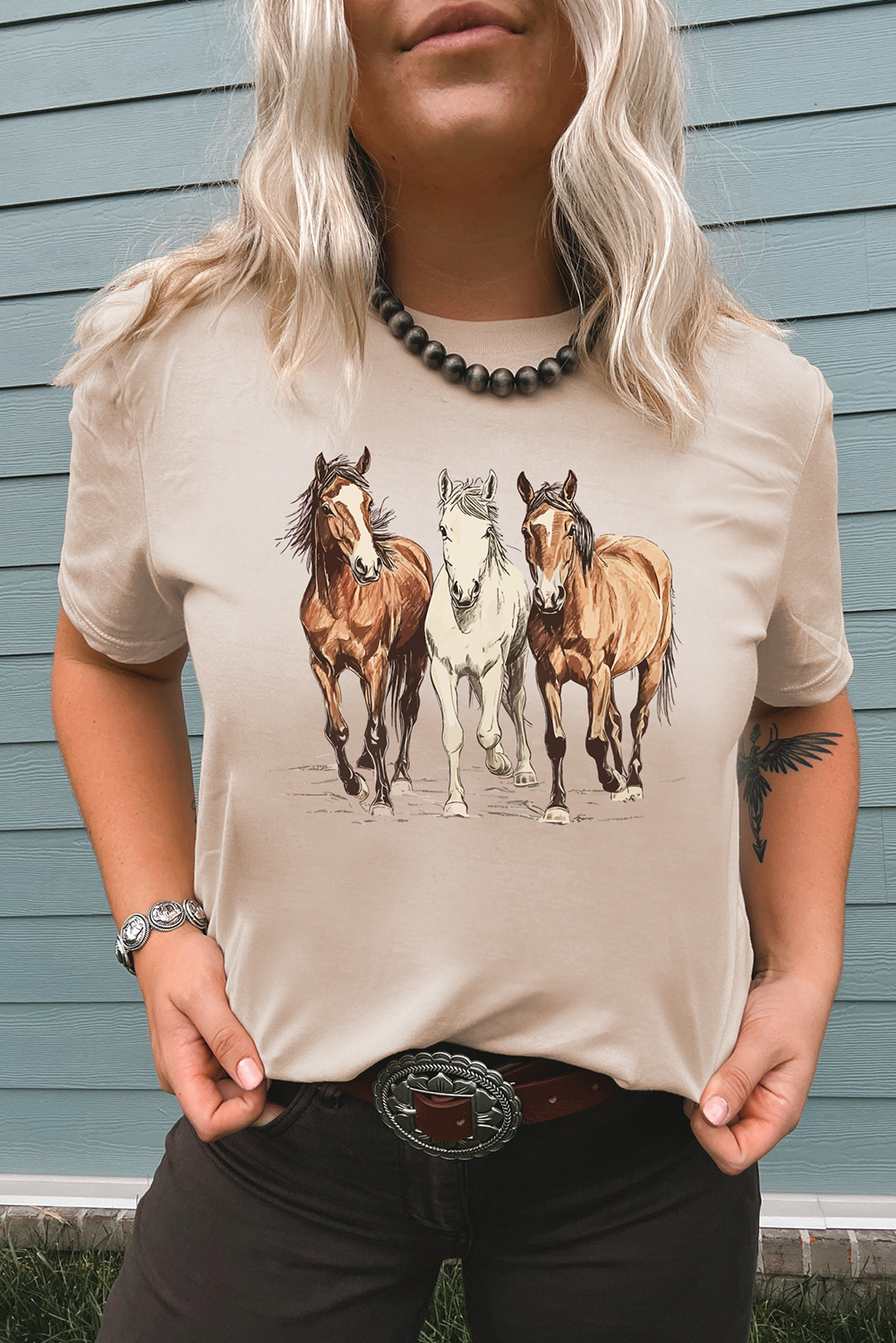 “Gallant Run” Horse Graphic Tee – Khaki Western Casual