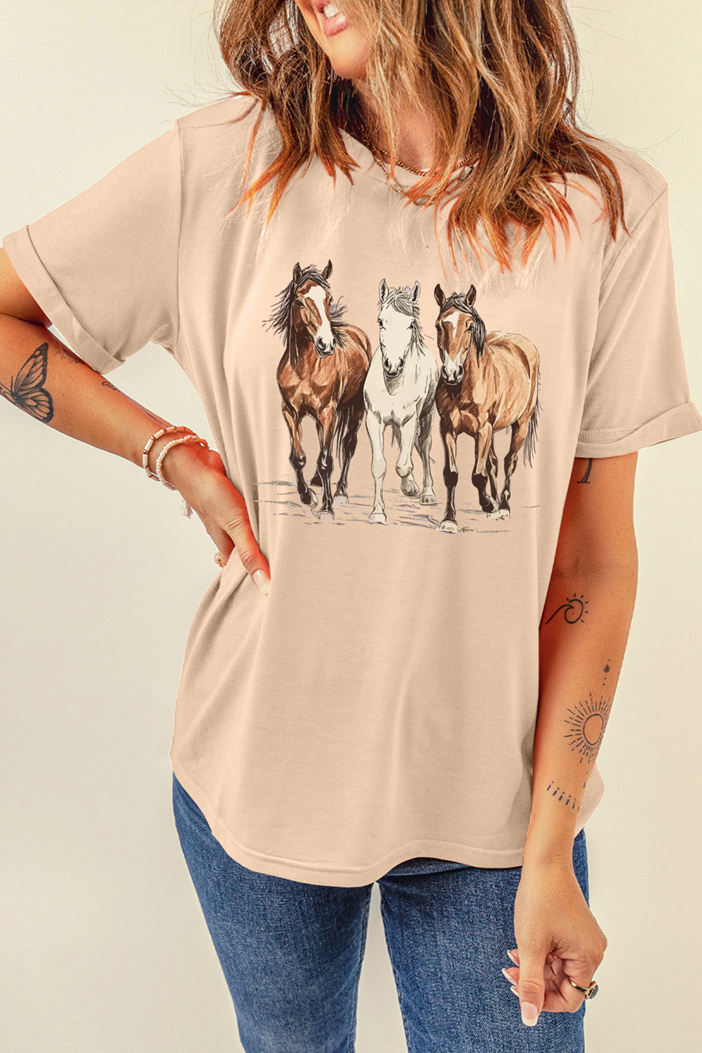 “Gallant Run” Horse Graphic Tee – Khaki Western Casual
