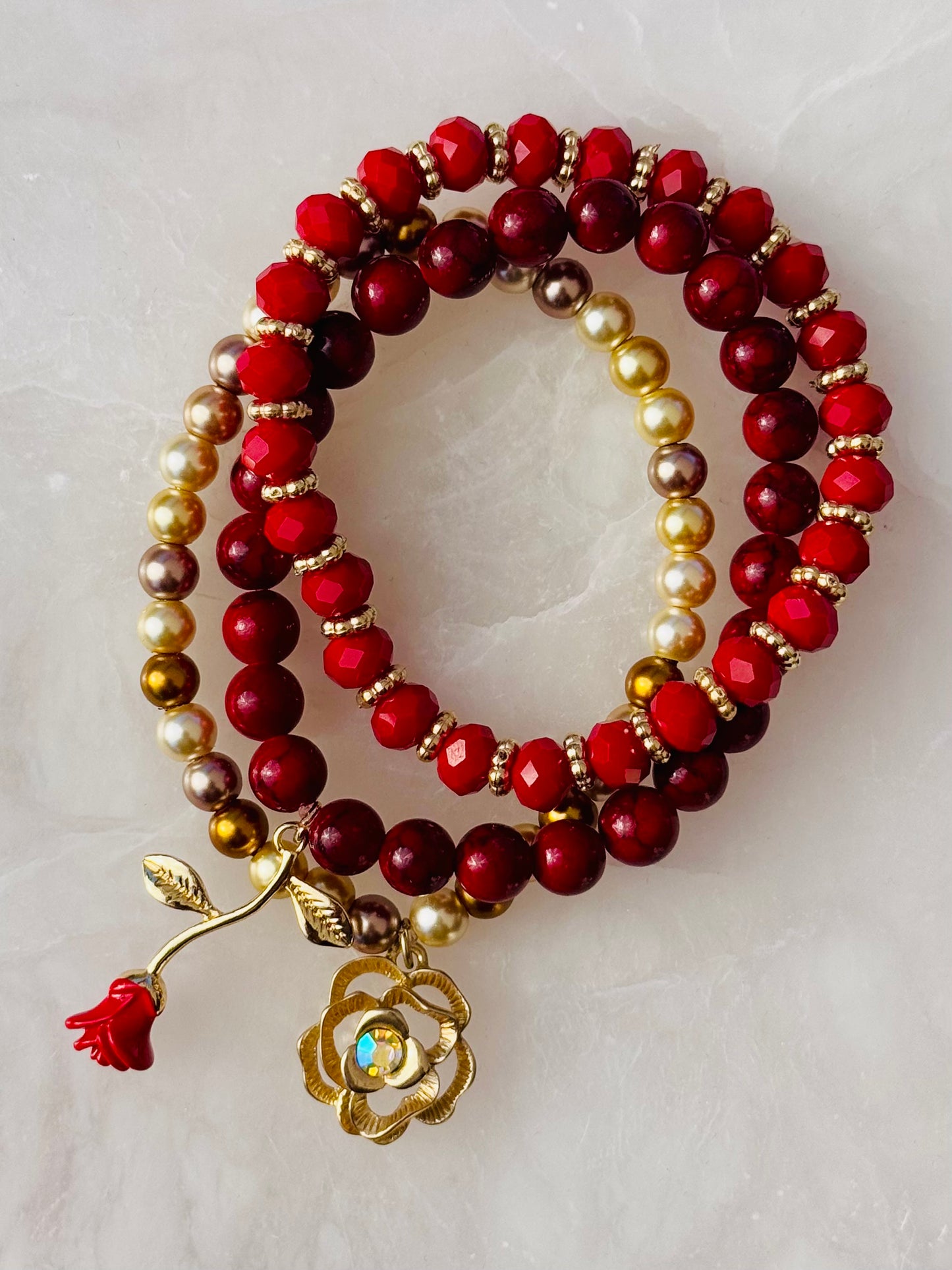 Romantic Dyed Quartz Bracelet with beautiful Gold plated gold roses and Multicolored Pearls